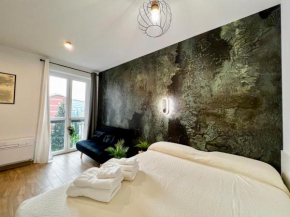 Repetti Suites - Two Adjacent & Independent Apartments 10 minutes to Milan City Centre & Linate Airport